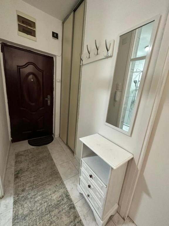 One bedroom apartment in great location