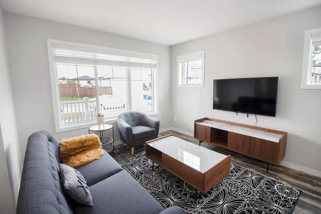 Gorgeous 4 Bedroom Townhouse in South Winnipeg