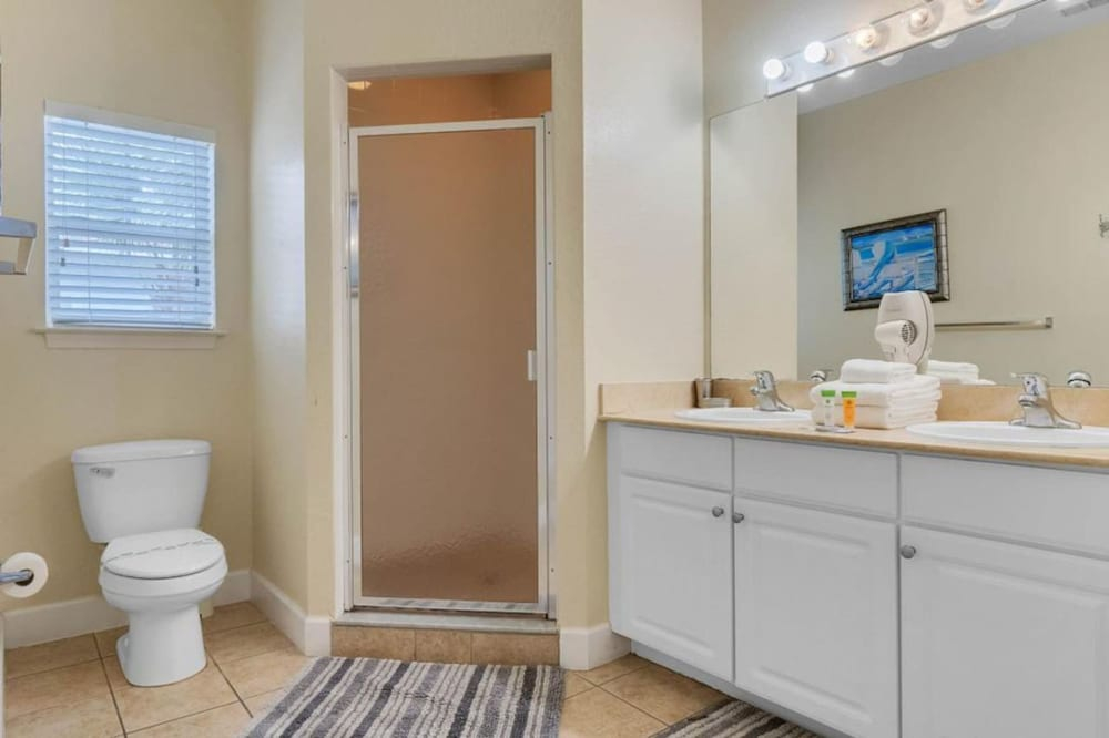 Cozy 4BR Disney Vacation Home7-104
