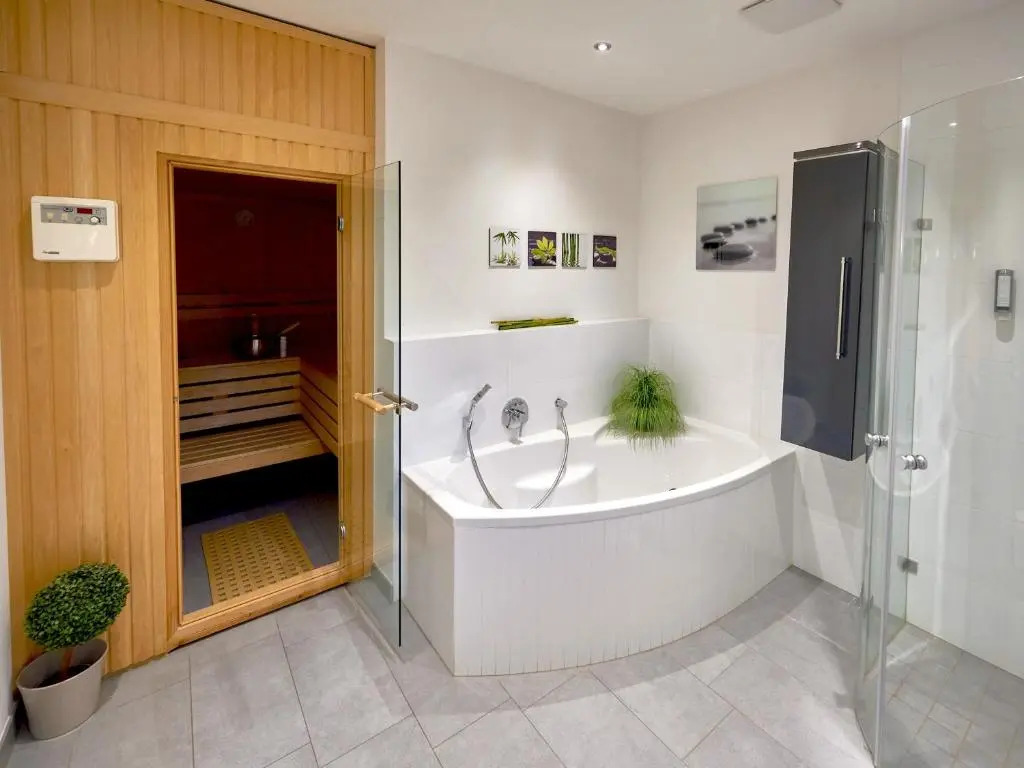 Ostseeresidenz Sassnitz - WG 18 mit Kamin, Sauna, Terrasse, Meerblick