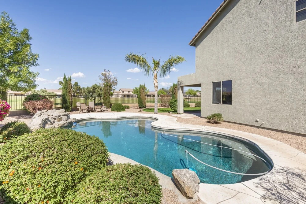 Cozy Sun-kissed Desert Oasis 4 Bedroom Home by RedAwning