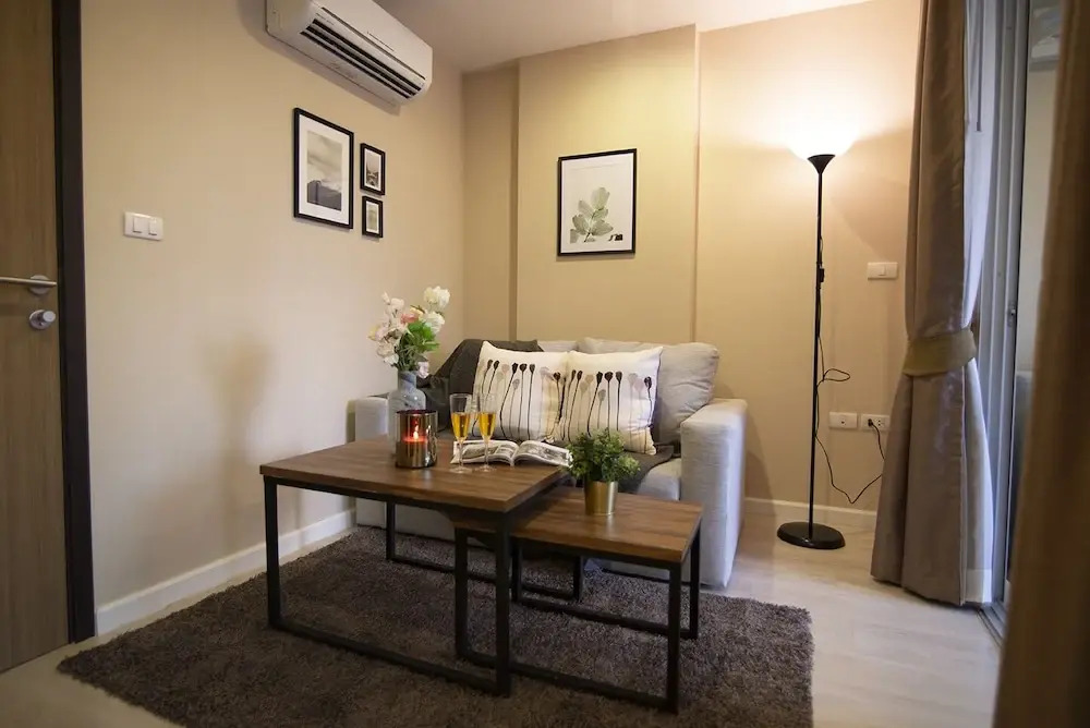 Near BK University Quiet Condo in Rama4 bkb140