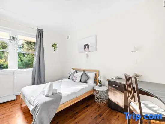 Killara Rooms – Close to Shops & Trains