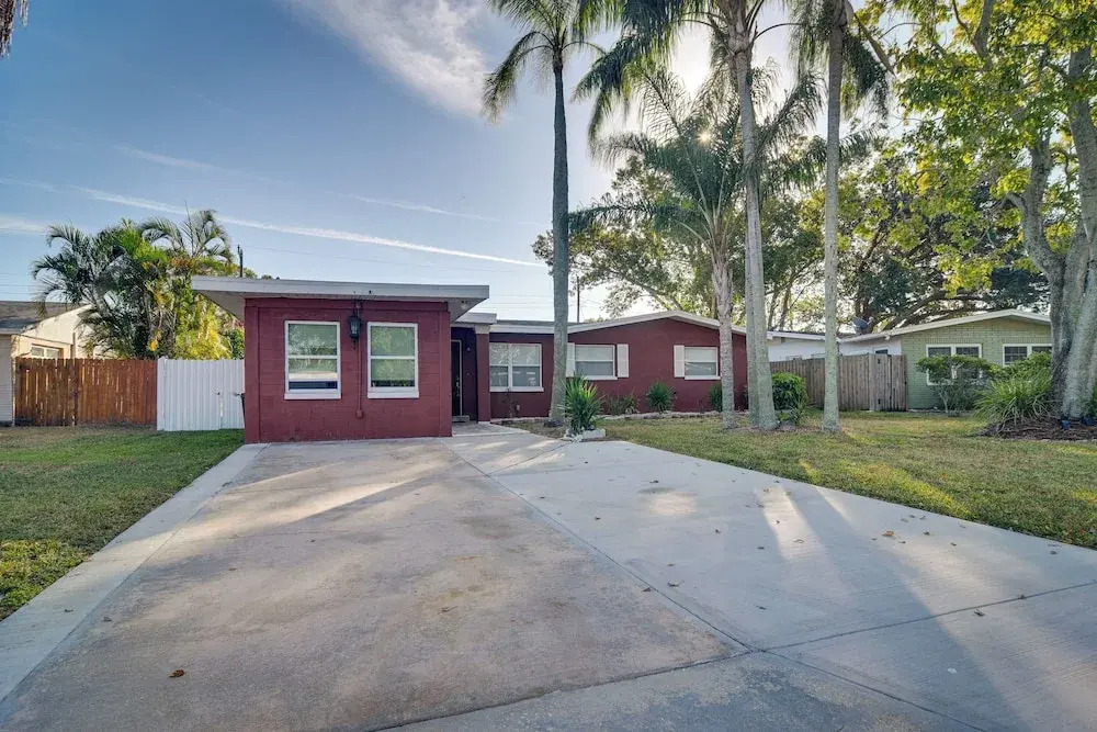 Pinellas Park Escape w/ Heated Pool!