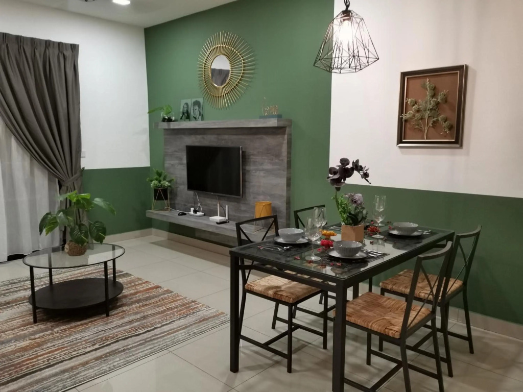 HIJAU Geniehome 2BR1studio Free 99mbps WIFI and Carpark at Utropolis Shah Alam