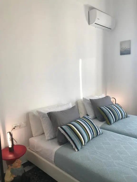 Patrikó-Bright 3-bedroom vacation home, 200m from the beach.