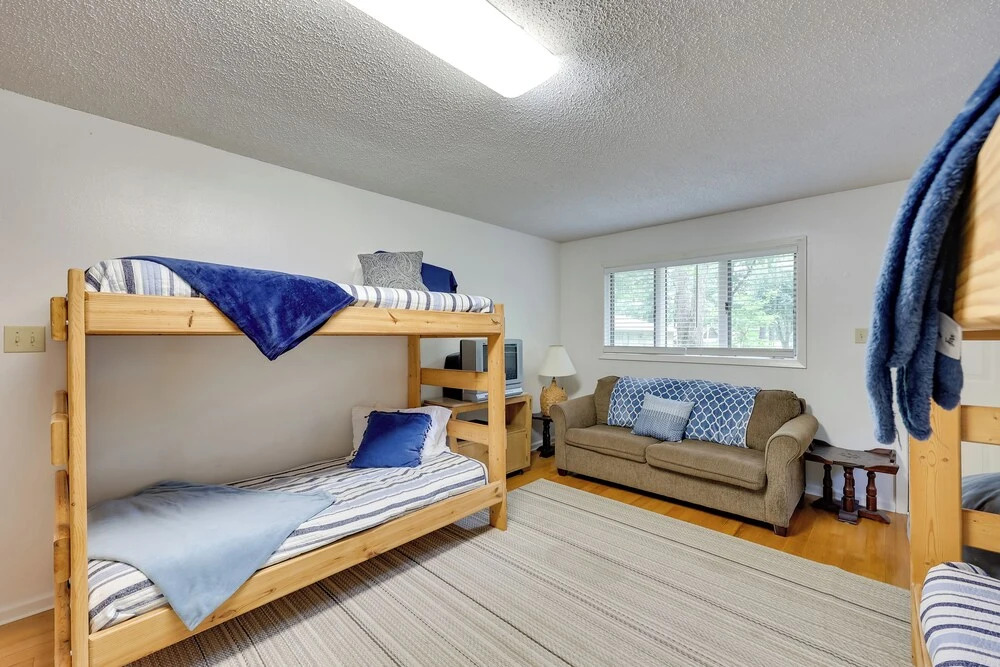 Lakefront Home w/ Kayaks & Dock in Hot Springs