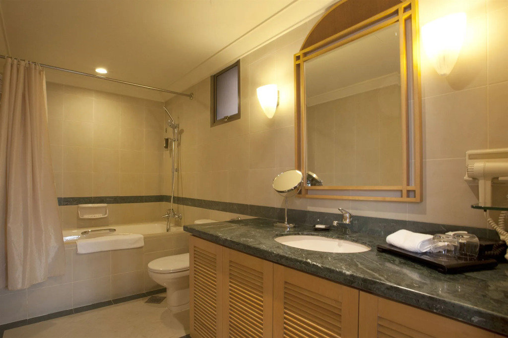 Lanson Place Winsland, Singapore