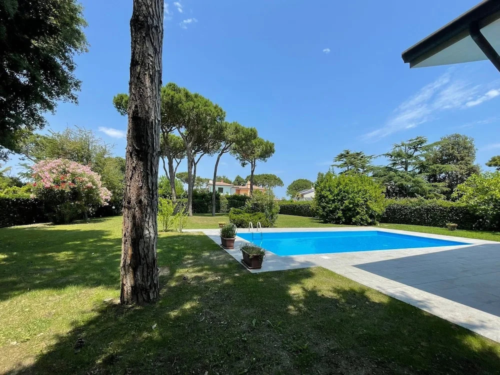 Fantastic Villa With Private Pool-beahost