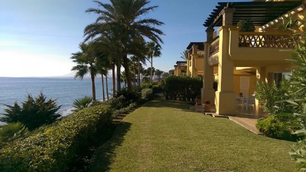 8841 - Grand Front Line Location – Heated Pool