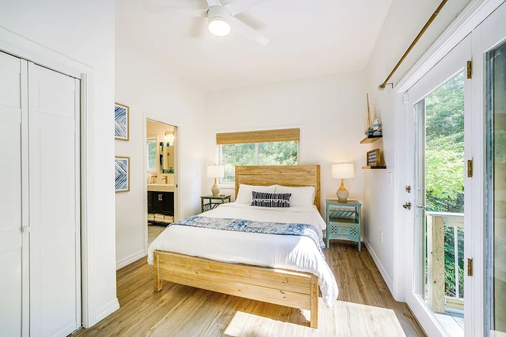 Private Beachfront Lake Michigan Rental w/ Kayaks