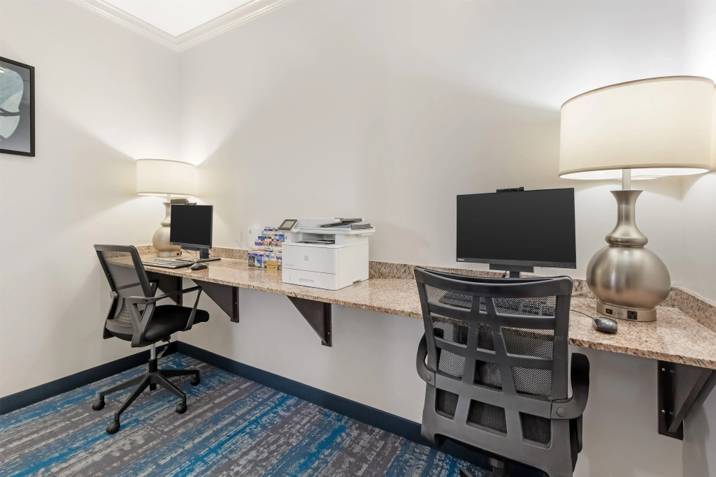 Best Western Plus Miami Airport North Hotel & Suites