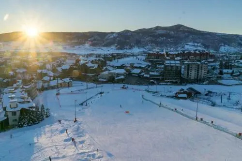 Edgemont 2701 - Luxury Ski-in Ski-out Condo