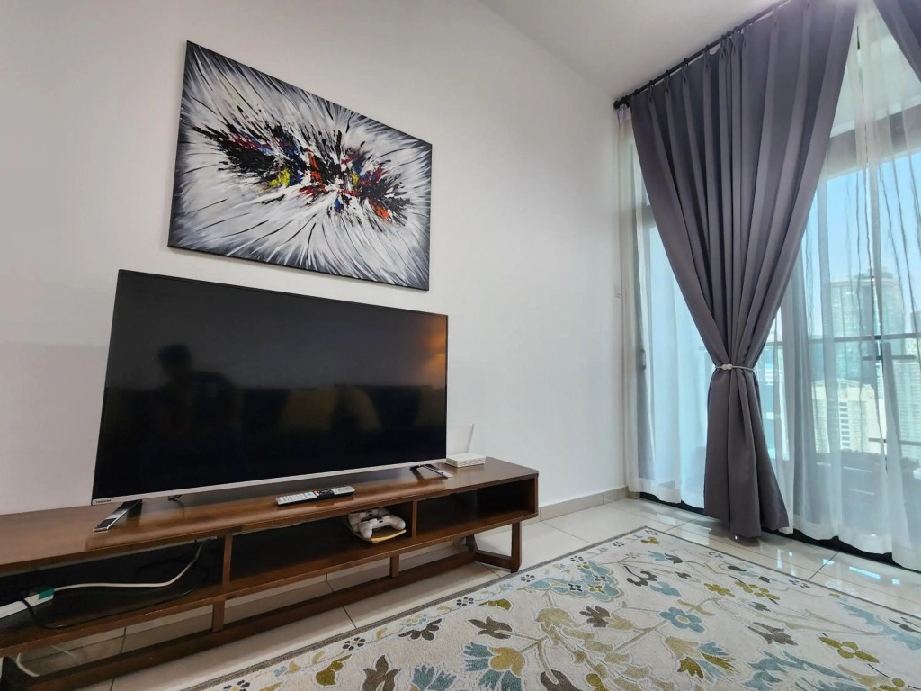 KLCC Legasi Kg Bharu muslim homestay facing unblock view and walking distance to Twin Tower, LRT train next to building