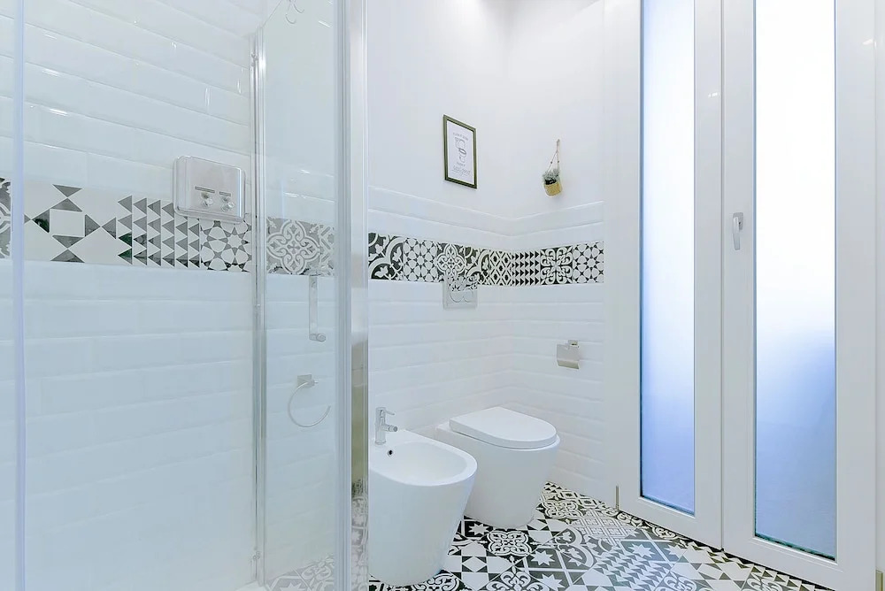 8 Bedroom Apartment in Reggio Emilia Center