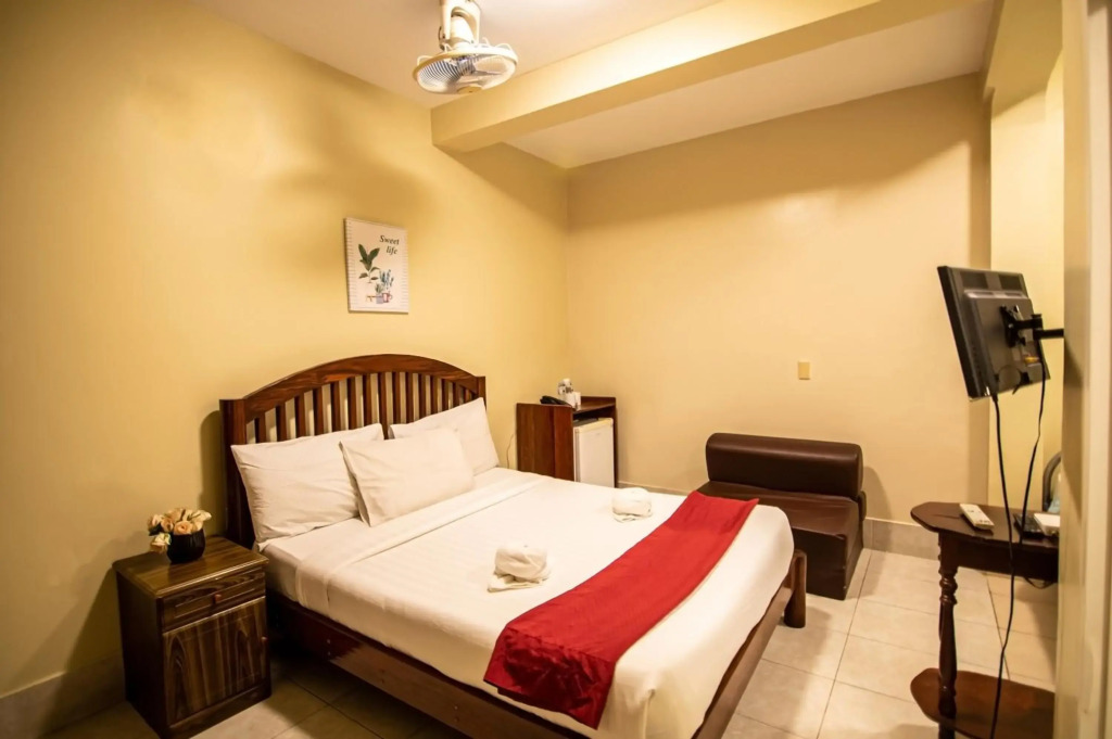 Kiwi Hotel