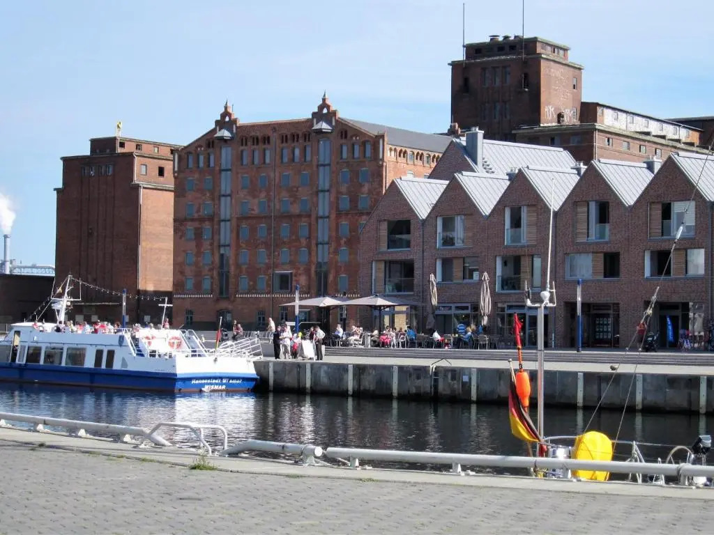 Quartier Alter Hafen mit Meerblick, Balkon & Parkplatz - ABC242