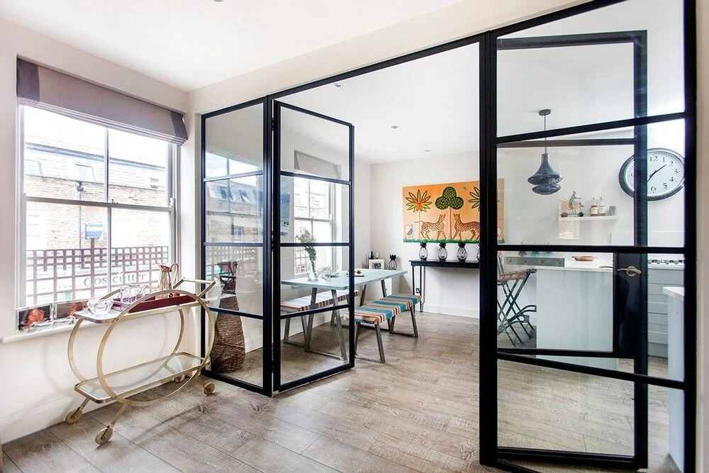 Quirky 2BR flat with terrace, near Shoreditch!