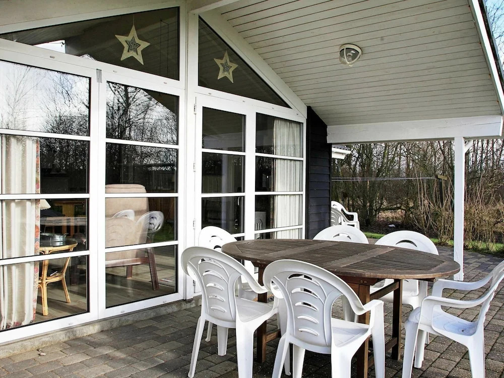 Luring Holiday Home in Hemmet With Whirlpool
