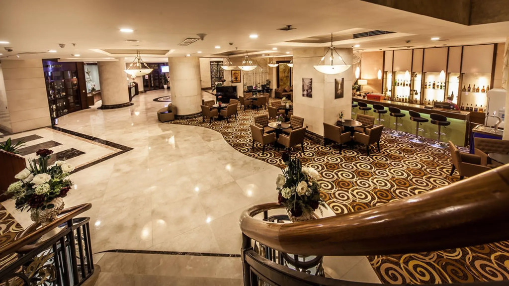 Super Candle Hotel