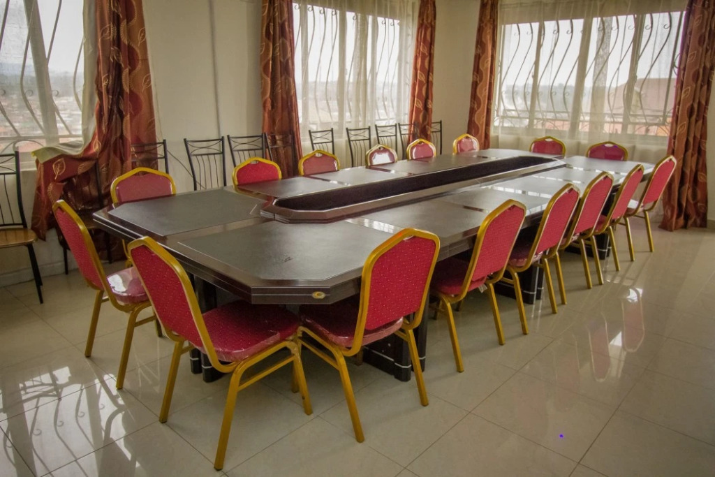 Reinah Tourist Hotel