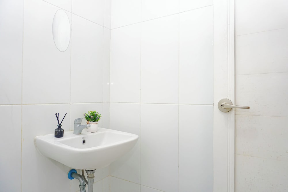 Comfortable And Pleasant Studio At Apartment Tamansari Mahogany Karawang