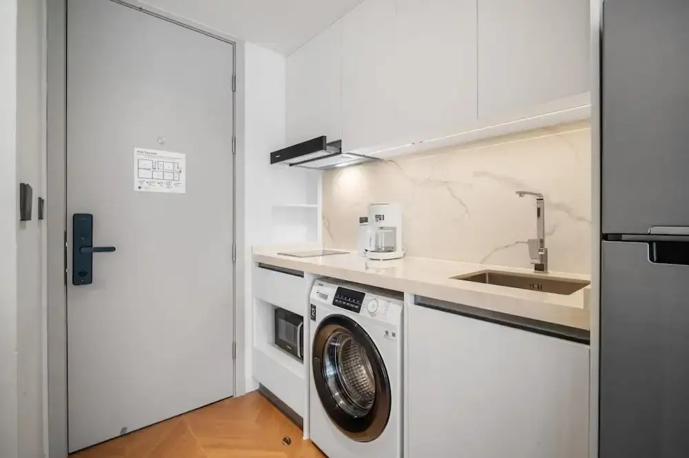 Beachfront A110 Luxury Pool Access Studio