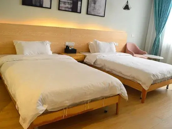 Huaiji Feiyang Business Hotel
