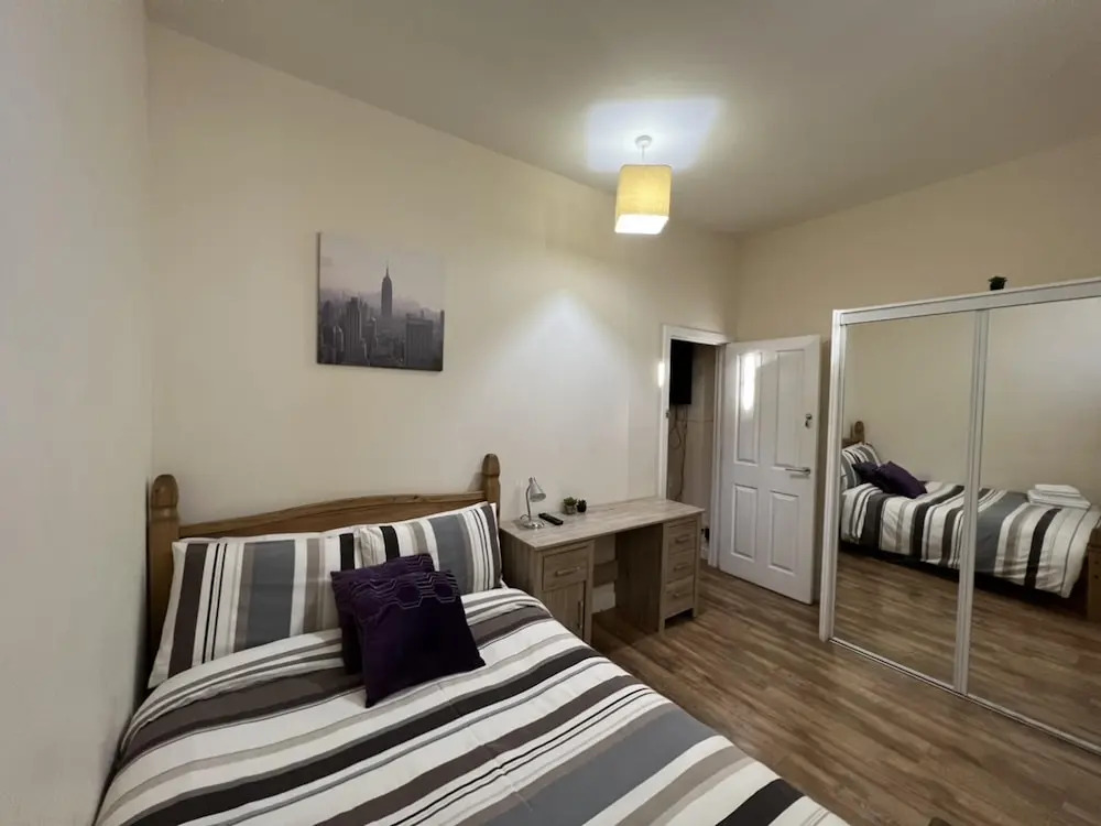 Lovely Twin 2-flats Condo In Aberdeen-no Party