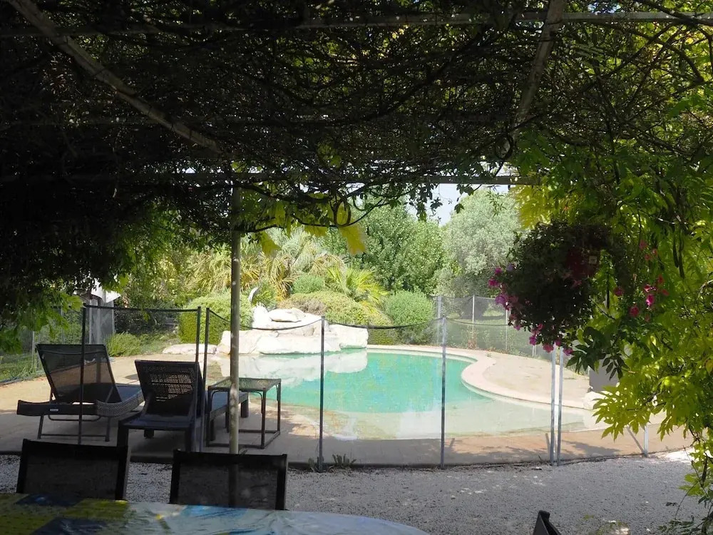 Premium villa with garden and pool, Lambesc