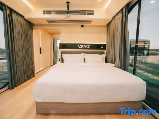 Space Capsule Hotel Bar