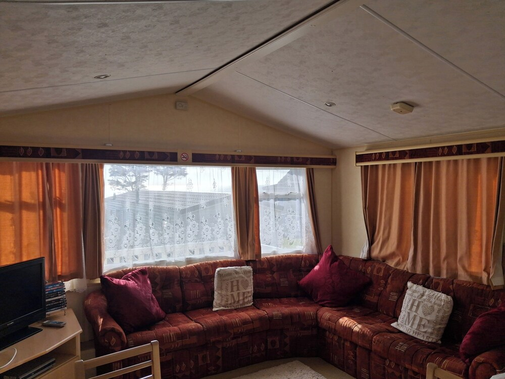 2bed-cabin Sleeps 4, Wifi, Free Parking, Sea Views
