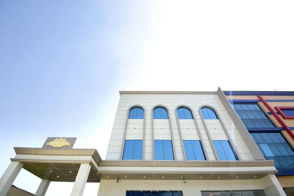 Capital O 37234 Reejas Inns N Suites