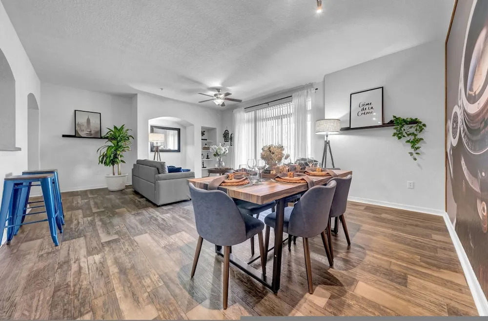Vibrant 2BR 2BA w King Bed Pool Gym 11