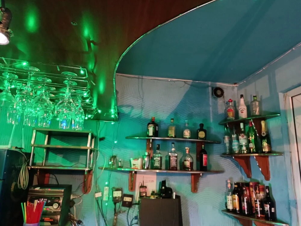 Cocktail Hotel