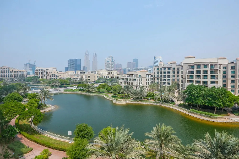 Kennedy Towers - Links Canal