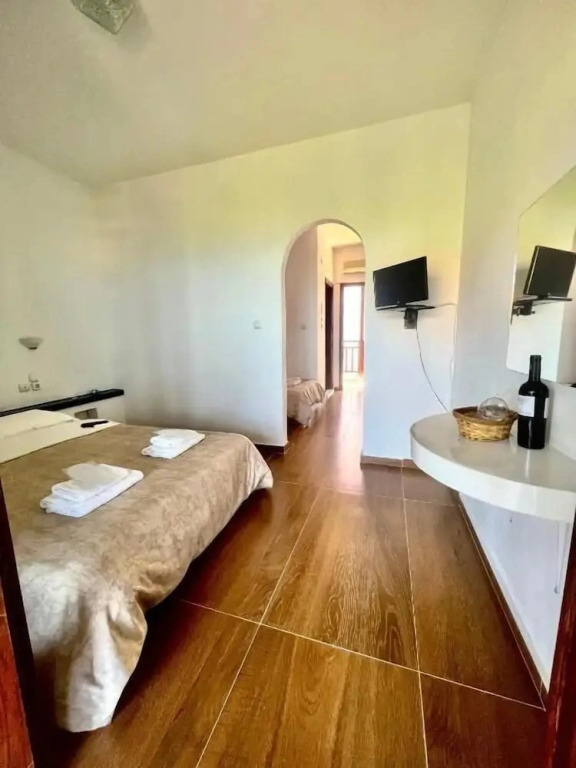 Paradise Hotel
