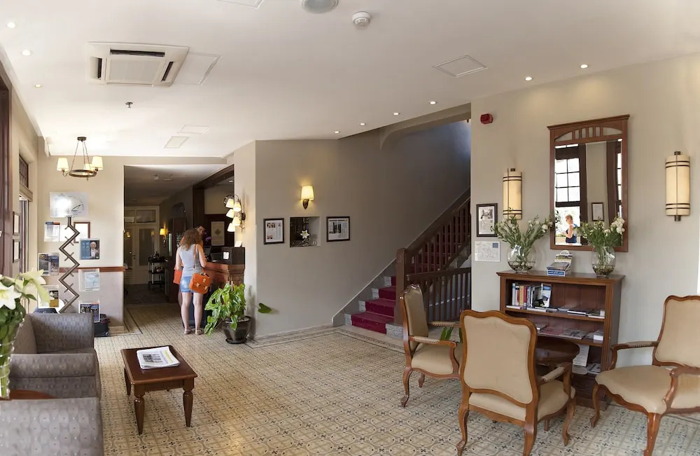 The Colony Hotel