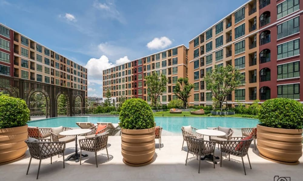 Luxurious 1 and Half Bedroom Condo With Resort-style Amenities in Nonthaburi