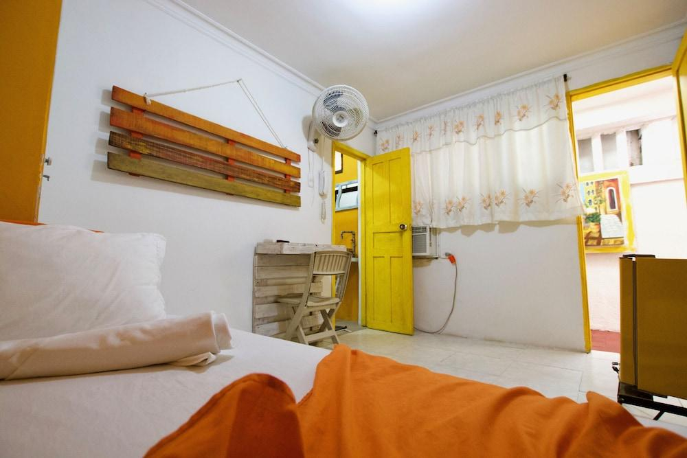QuillaHost Guesthouse