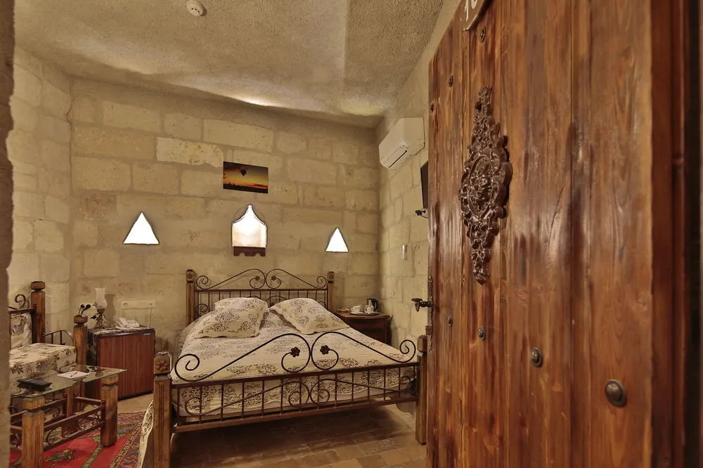 Maccan Cave Hotel