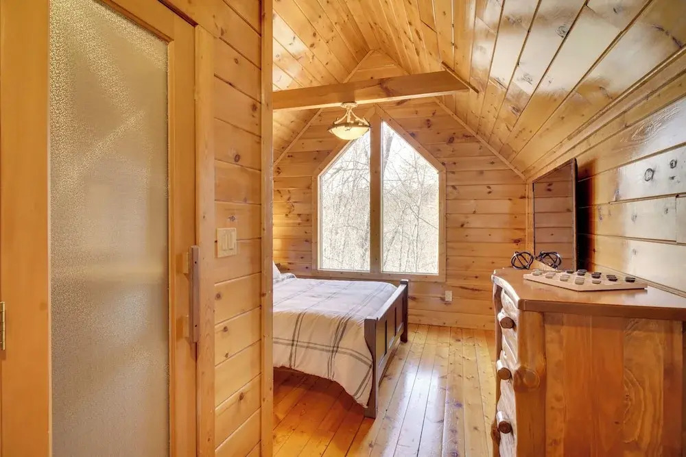 5 Mi to Smoky Mtn Natl Park: Hot Tub Haven!