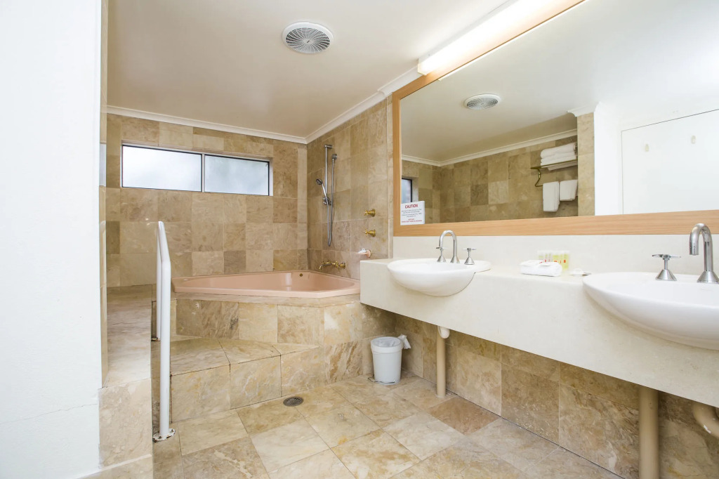 ibis Styles Canberra Eagle Hawk