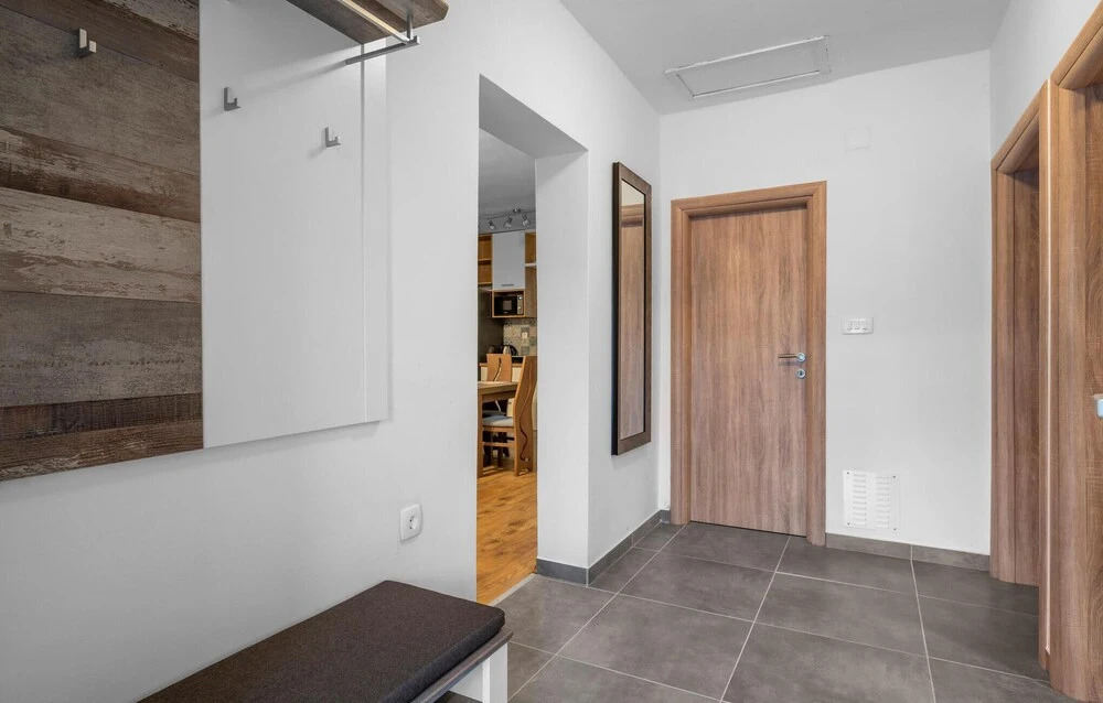 2 Bedroom Nice Home In Betina