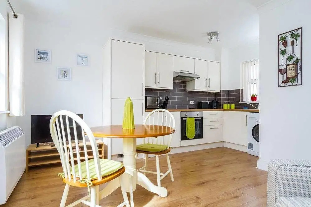Stay In Cardiff Canton St. John's Court Apartment