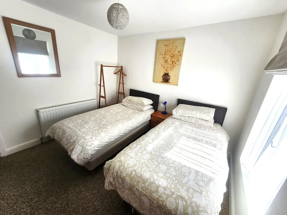 2-bed Flat With Superfast Wi-fi DW Lettings 29br