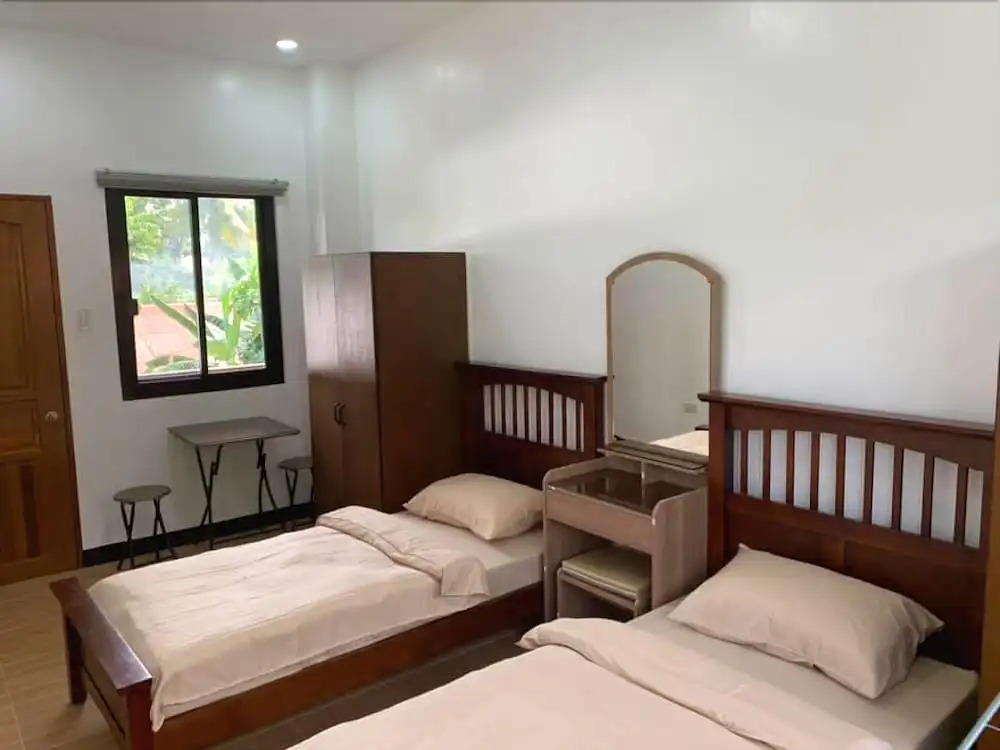 Tatay Sesengs Apartment