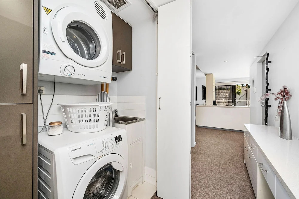 2bdr on Beaufort Street Parking - Mount Lawley