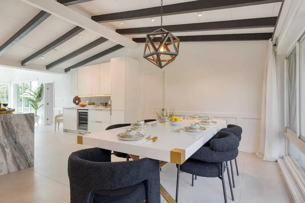 Luxury Waterfront Home w/ Pool, Hot Tub & Dock Near Las Olas Gulfstream