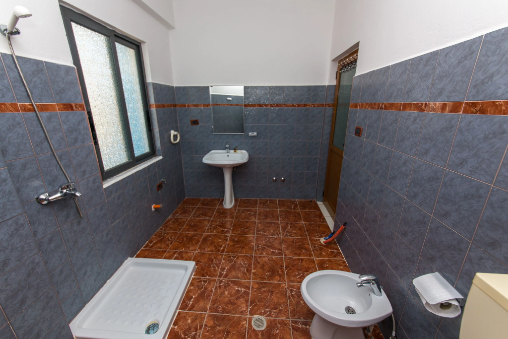 Blue Saranda Hotel
